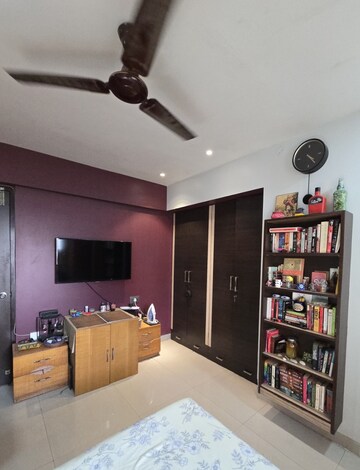 Furnished Amenities in 3 BHK Apartment at Bandra East – for Rent