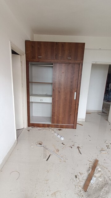 Room in 2 BHK Apartment at Signature Global Synera, Sector 81 – for Rent