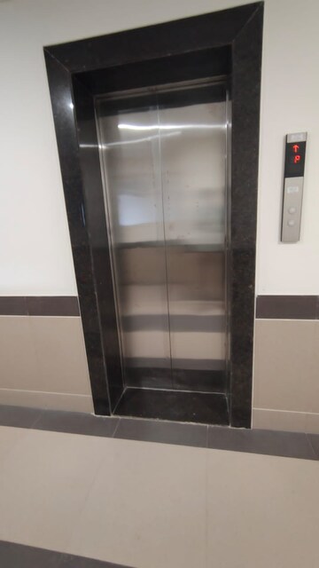 Bathroom in 3 BHK Apartment at Supreme Estia Phase 1, Baner – for Rent
