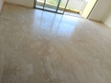 Room in 2 BHK Apartment at Hiranandani Fortune City, New Panvel – for Rent