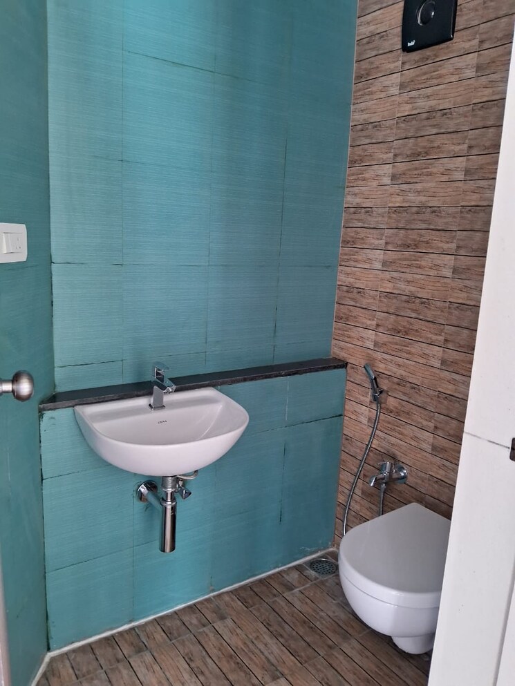 Bathroom, lodha-crown-quality-homes 1 Bedroom 317 Sq.Ft. Apartment In Majiwada Thane 8053126