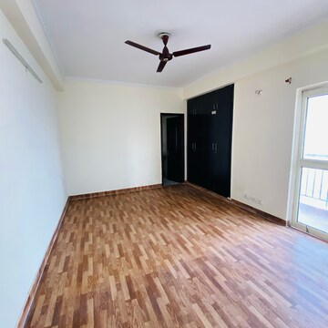 3 BHK Apartment For Rent in Aims Golf City, Noida Central