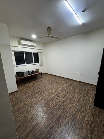 Bedroom in 2.5 BHK Apartment at Lodha Meridian, Kukatpally – for Rent