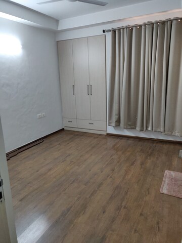 Room in 2 BHK Builder Floor at Vatika INXT Emilia floors, Sector 82 – for Rent