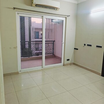 Room in 3 BHK Apartment at Central Park Lake Front Towers, Sohna Sector 33 – for Rent