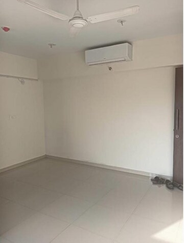 2 BHK Apartment For Rent in Earth Terrace, Goregaon West