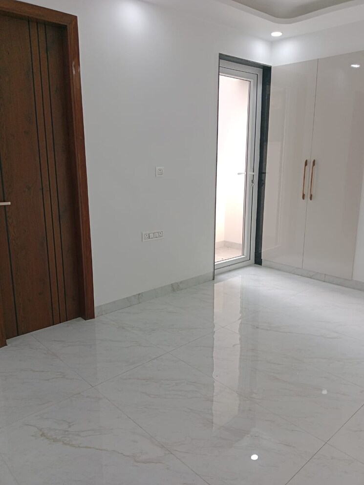 Room, sector 7 dwarka 3 Bedroom 1450 Sq.Ft. Apartment In Sector 7 Dwarka Delhi 8053259