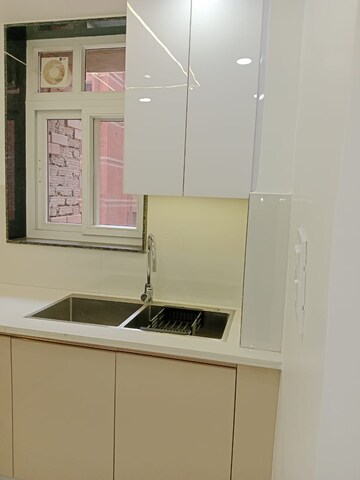 Furnished Amenities in 3 BHK Apartment at Sector 7 Dwarka – for Sale