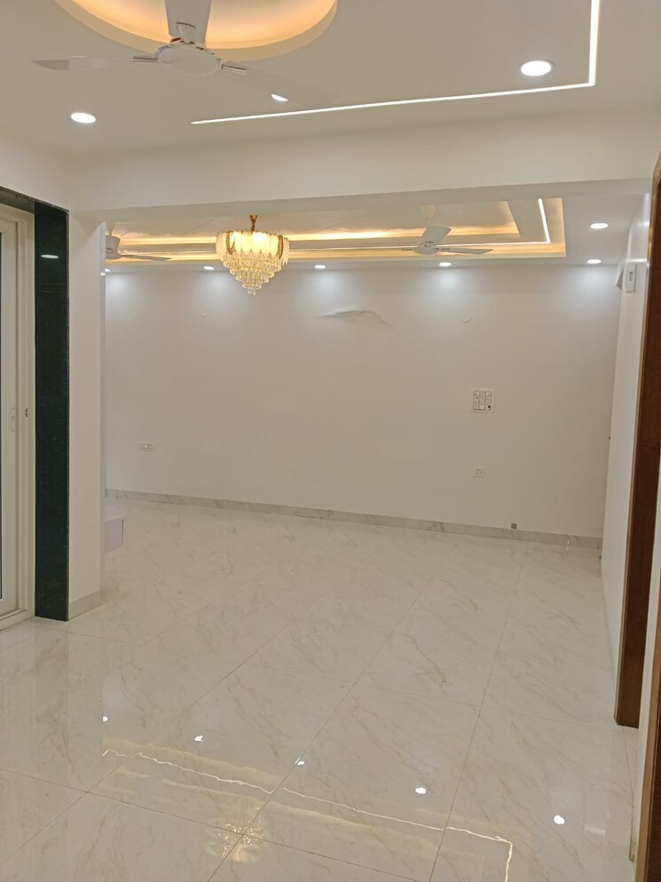 Room, sector 7 dwarka 3 Bedroom 1450 Sq.Ft. Apartment In Sector 7 Dwarka Delhi 8053259