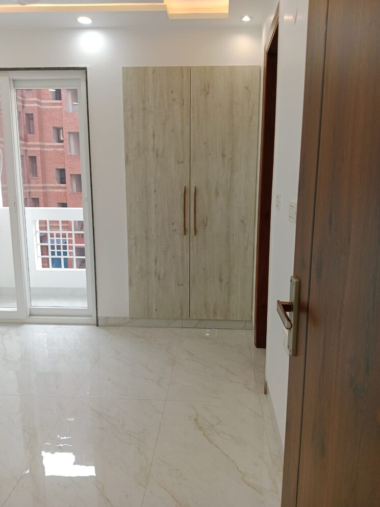 Room, sector 7 dwarka 3 Bedroom 1450 Sq.Ft. Apartment In Sector 7 Dwarka Delhi 8053259
