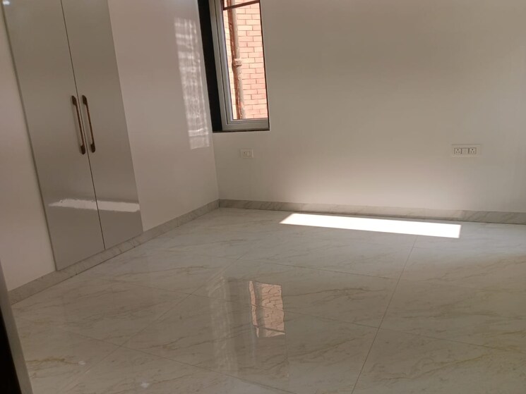 Room, sector 7 dwarka 3 Bedroom 1450 Sq.Ft. Apartment In Sector 7 Dwarka Delhi 8053259