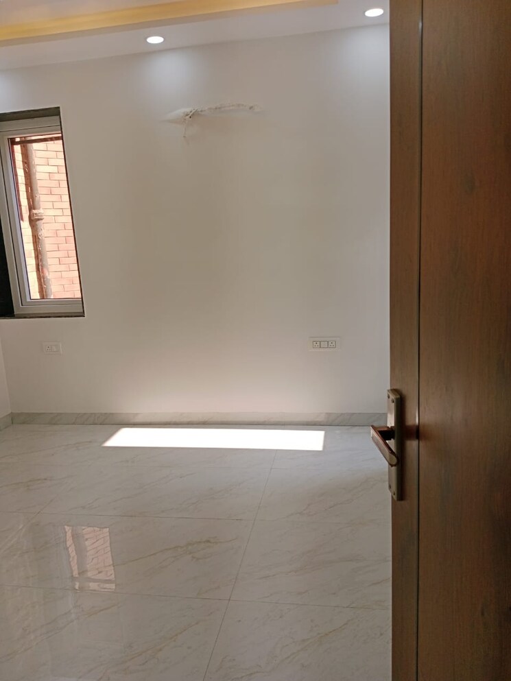 Room, sector 7 dwarka 3 Bedroom 1450 Sq.Ft. Apartment In Sector 7 Dwarka Delhi 8053259