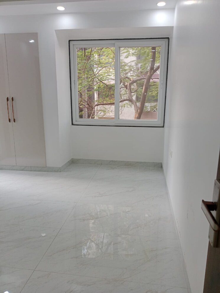 Room, sector 7 dwarka 3 Bedroom 1450 Sq.Ft. Apartment In Sector 7 Dwarka Delhi 8053259