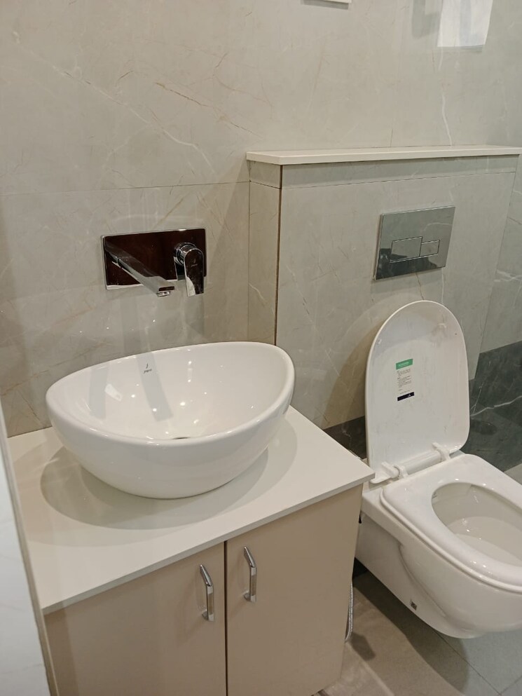 Bathroom, sector 7 dwarka 3 Bedroom 1450 Sq.Ft. Apartment In Sector 7 Dwarka Delhi 8053259