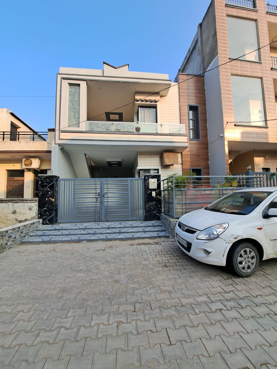 4 BHK + Study Room,Extra Room Independent House For Sale in Sunny Enclave 