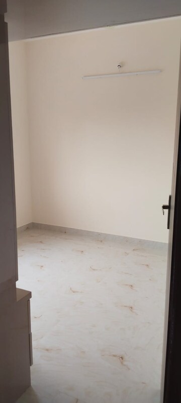 Room in 1 BHK Builder Floor at Hsr Layout – for Rent
