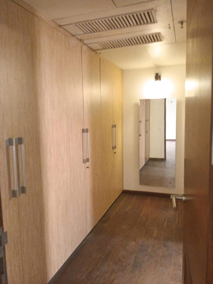 Bathroom, emaar-the-vilas 4 Bedroom 4000 Sq.Ft. Apartment In Sector 25 Gurgaon 8053353