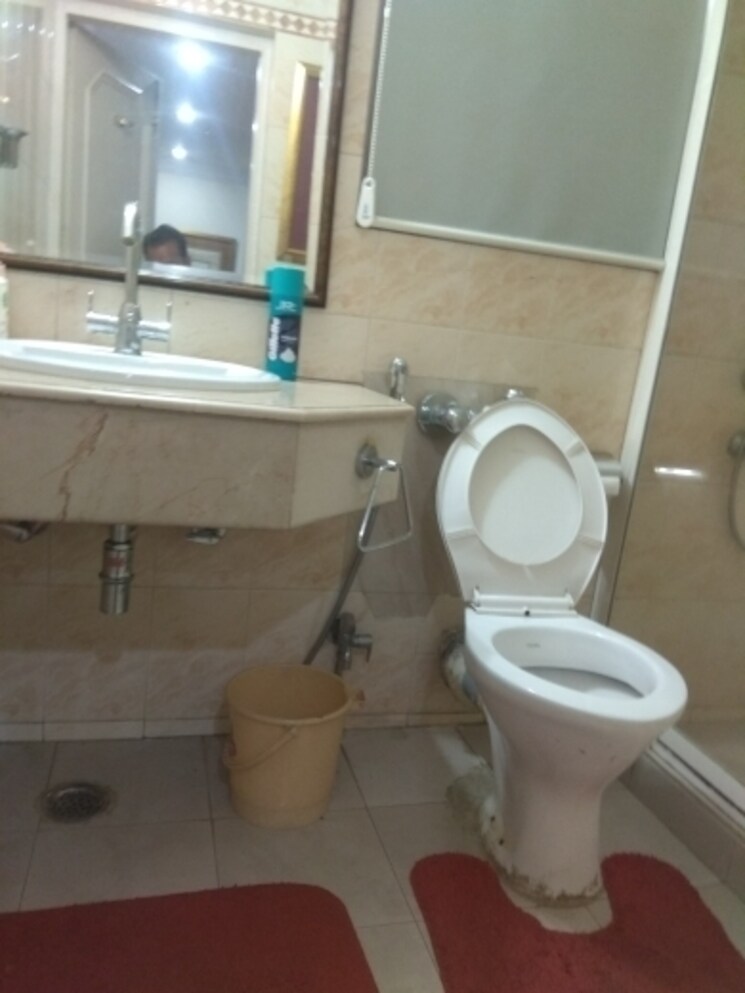 Bathroom, maharani bagh 6 Bedroom 1880 Sq.Yd. Independent House In Maharani Bagh Delhi 8053401