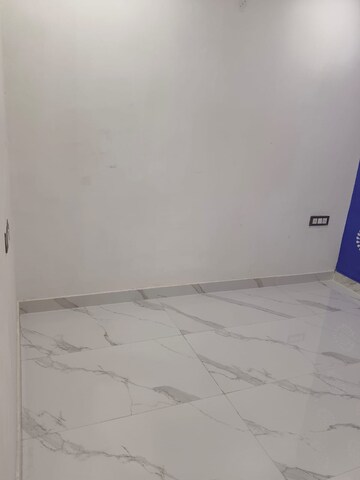 Room in 2 BHK Builder Floor at Dwarka Mor – for Rent