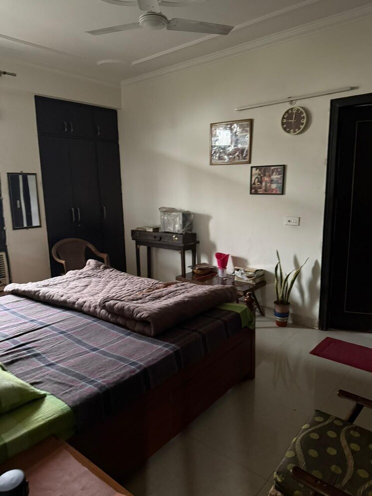 Bedroom, abhinandan-cghs 4 Bedroom 2450 Sq.Ft. Apartment In Sector 51 Gurgaon 8053405