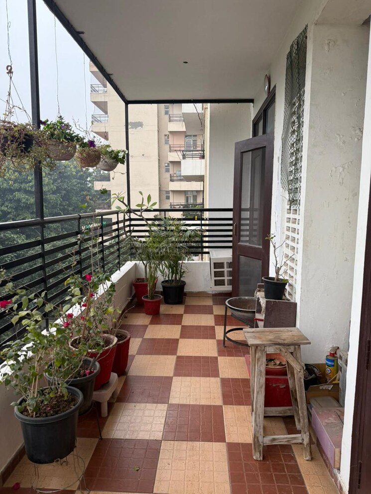 Balcony, abhinandan-cghs 4 Bedroom 2450 Sq.Ft. Apartment In Sector 51 Gurgaon 8053405