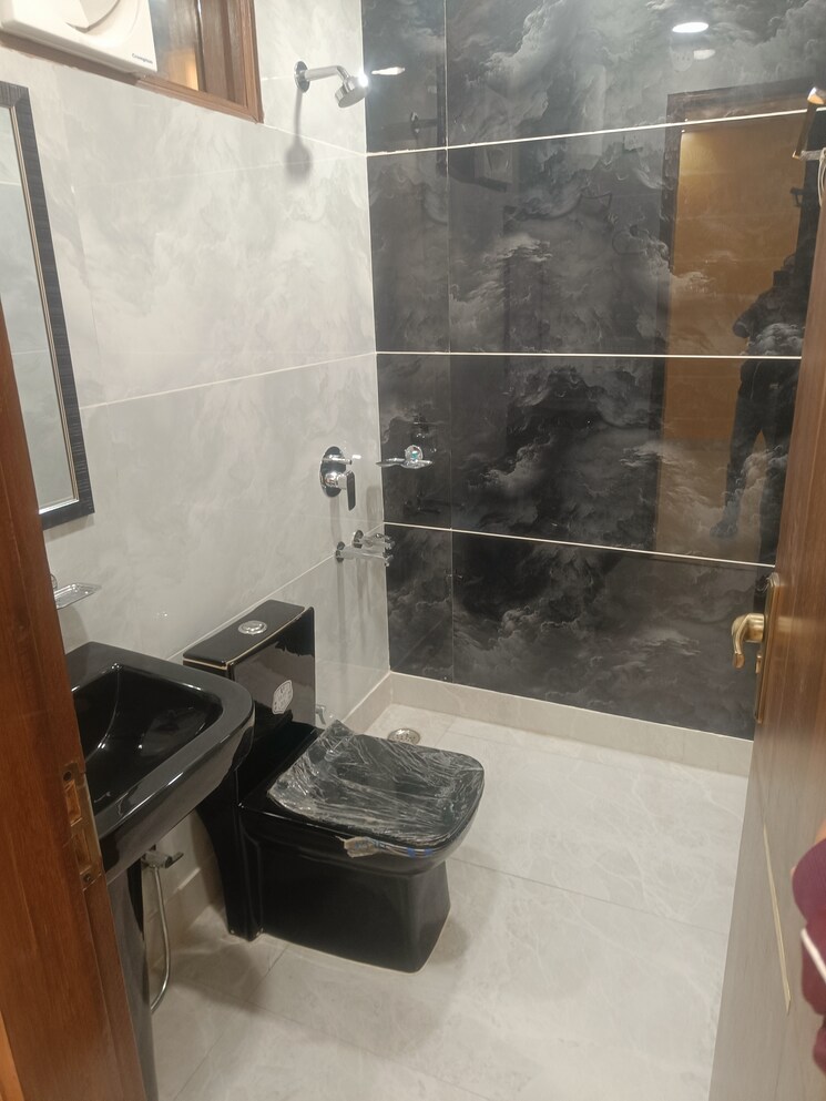 Attached Bathroom, burari 4 Bedroom 135 Sq.Yd. Builder Floor In Burari Delhi 8053450