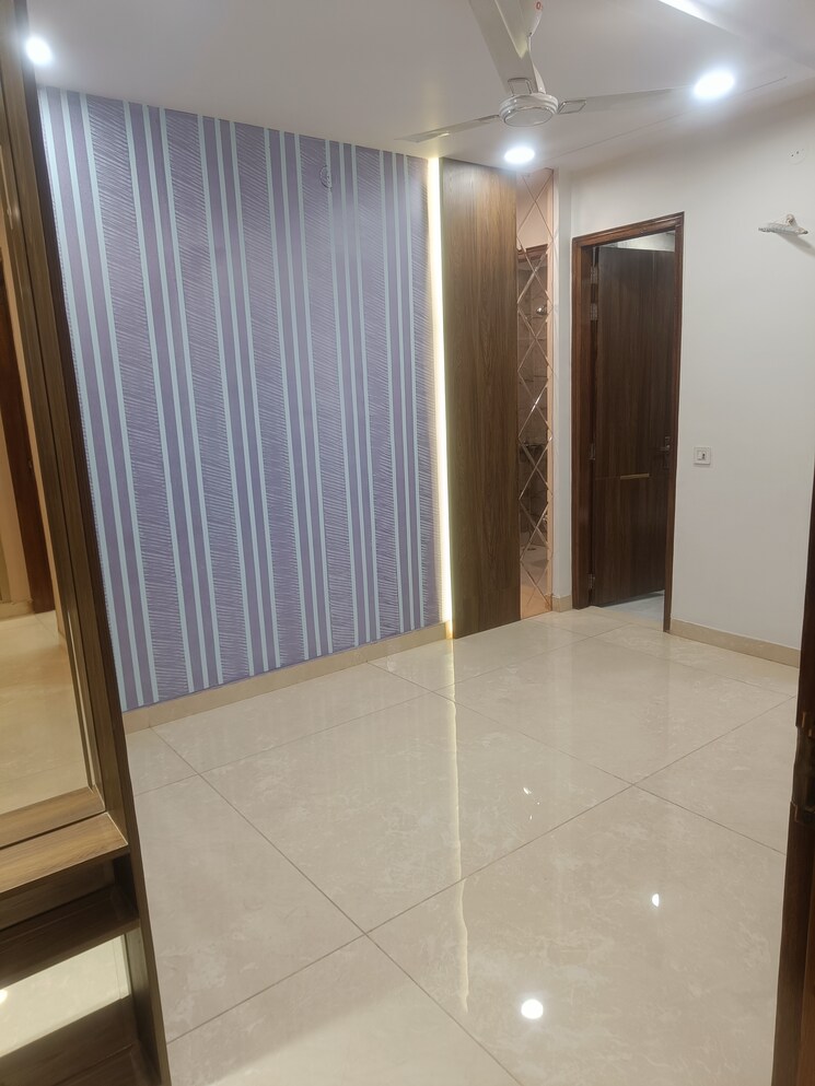 Room, burari 4 Bedroom 135 Sq.Yd. Builder Floor In Burari Delhi 8053450