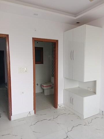Room in 2 BHK Apartment at Sector 17, Dwarka – for Sale