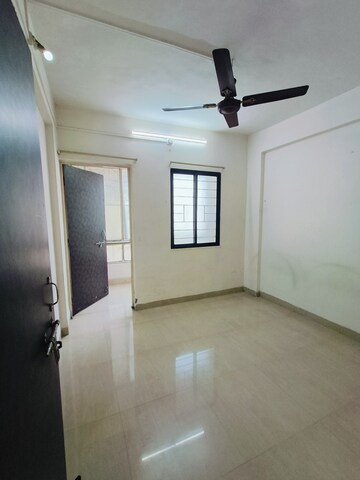Room in 2 BHK Apartment at Wadgaon Sheri – for Rent
