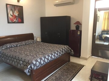 Bedroom in 6 BHK Independent House at Maharani Bagh – for Sale