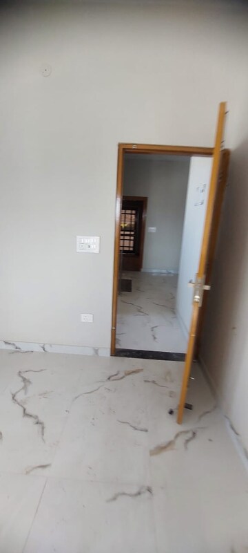 Room in 4 BHK Independent House at Sahastradhara Road – for Sale