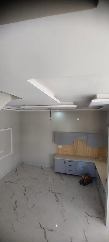 Furnished Amenities in 4 BHK Independent House at Sahastradhara Road – for Sale