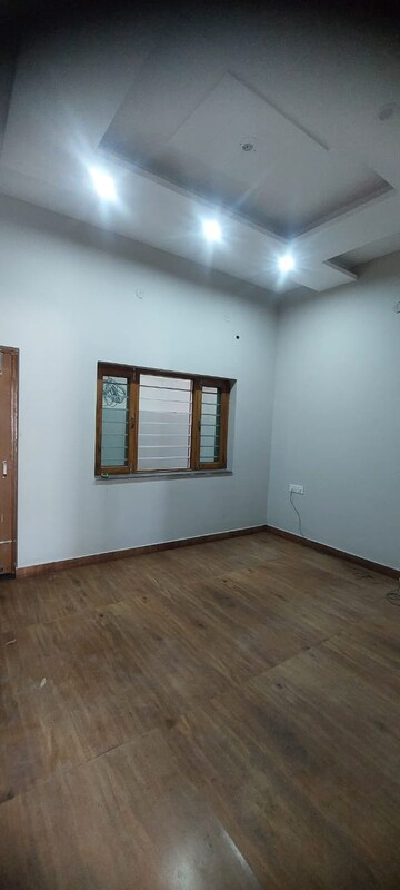 Room in 4 BHK Independent House at Sahastradhara Road – for Sale