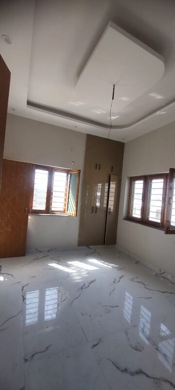 Room in 4 BHK Independent House at Sahastradhara Road – for Sale