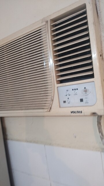 Balcony in 1.5 BHK Apartment at Arun Vihar Sector 37, Sector 37 – for Rent