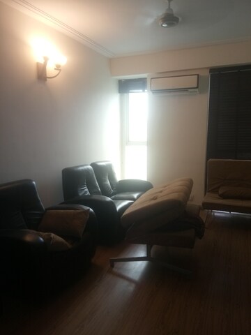 Living Room in 4 BHK Apartment at DLF The Icon, Dlf Phase V – for Rent