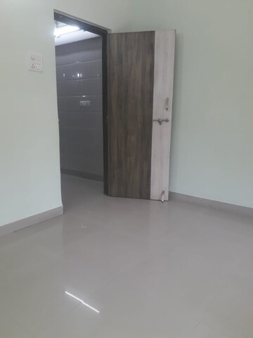Room in 1 BHK Apartment at Omkar Sai CHS, Lower Parel – for Rent
