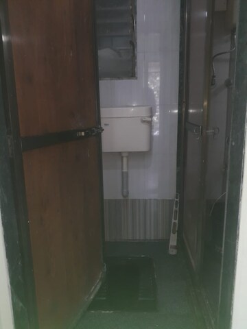 Bathroom in 1 BHK Apartment at Omkar Sai CHS, Lower Parel – for Rent