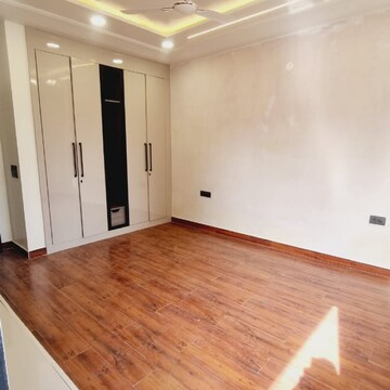 Room in 3 BHK Apartment at Birla Navya, Sector 63a – for Rent