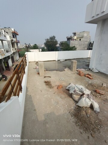 Parking in 3 BHK Independent House at Jankipuram Extension – for Sale