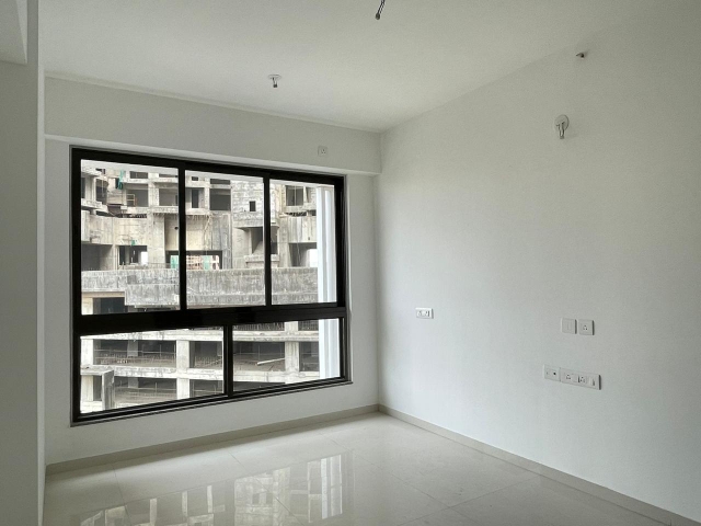 2 BHK + Study Room Apartment For Sale in Sunteck Avenue 2