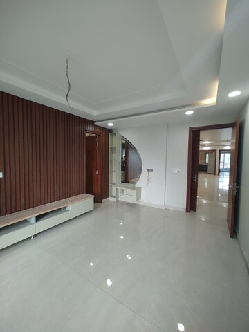 Balcony in 4 BHK Builder Floor at Sector 85 – for Sale