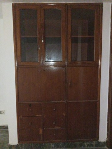 Furnished Amenities in 4 BHK Builder Floor at Sector 34 – for Rent