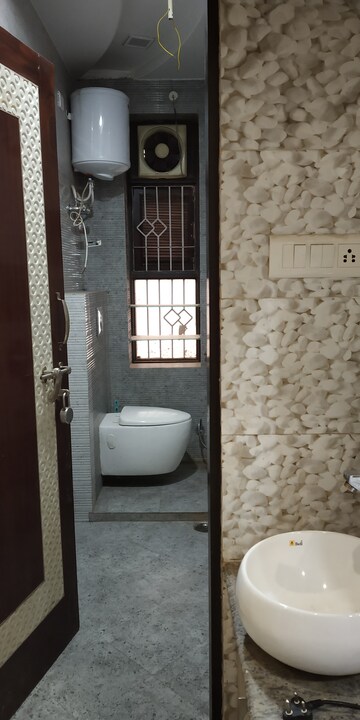 Attached Bathroom in 4 BHK Villa at Vidhyadhar Nagar – for Rent