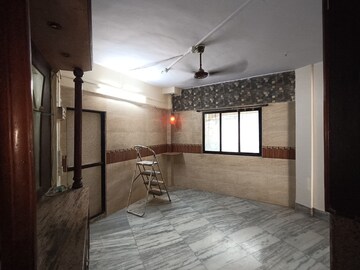 Room in 2 BHK Apartment at Goregaon West – for Rent