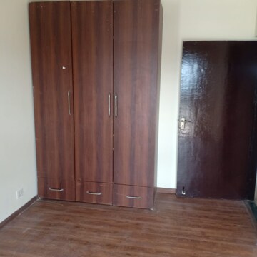 Room in 3.5 BHK Builder Floor at BPTP Park 81, Sector 81 – for Rent