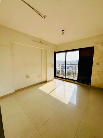 Room in 2 BHK Apartment at K Raheja Ascencio, Chandivali – for Rent