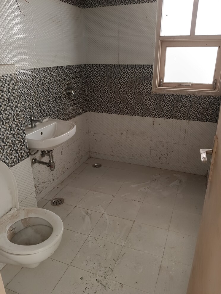 Bathroom, lotus-elise 3.5 Bedroom 2075 Sq.Ft. Apartment In Sector 99 Gurgaon 8053778