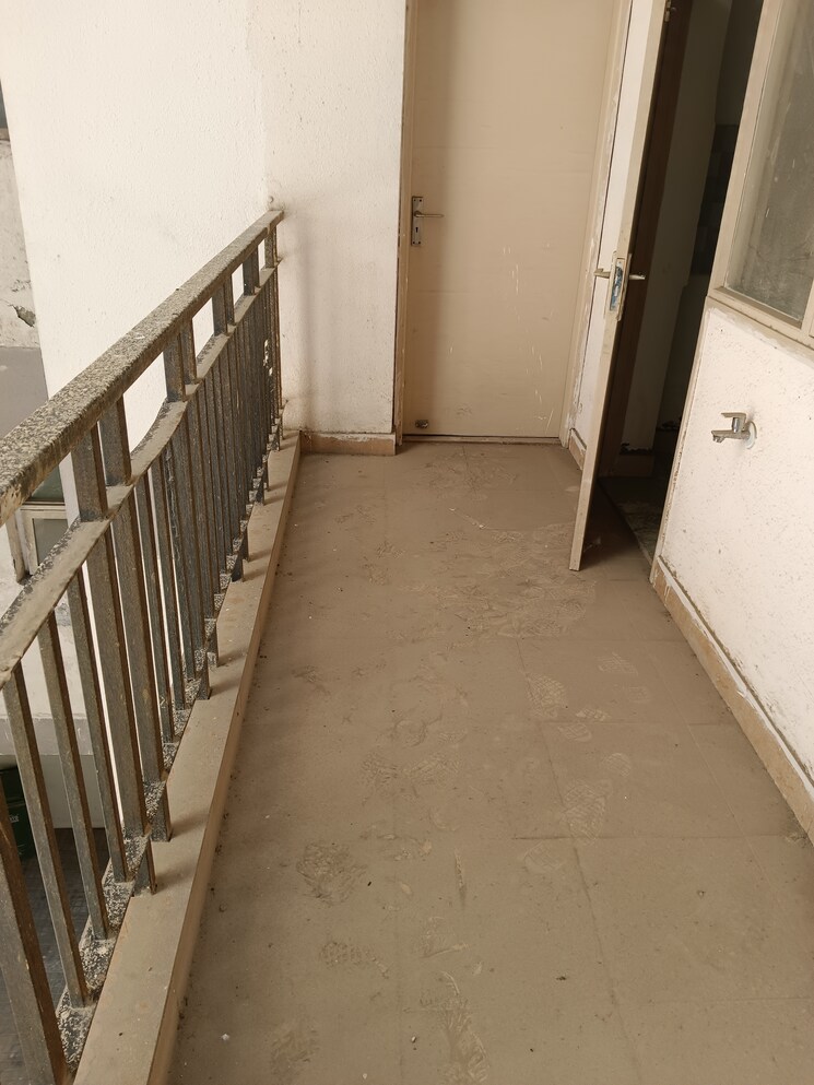 Balcony, lotus-elise 3.5 Bedroom 2075 Sq.Ft. Apartment In Sector 99 Gurgaon 8053778