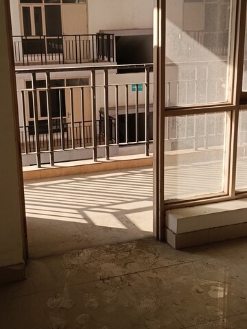 Room in 3.5 BHK Apartment at Lotus Elise, Sector 99 – for Sale